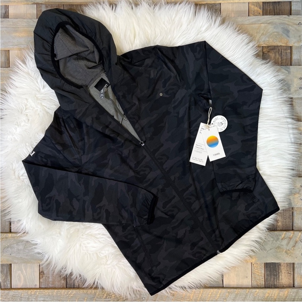 Wow! [Vuori] Mens NWT Black Camo Hooded Outdoor Trainer Shell Jacket | Medium
